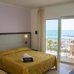 Cristall Hotel