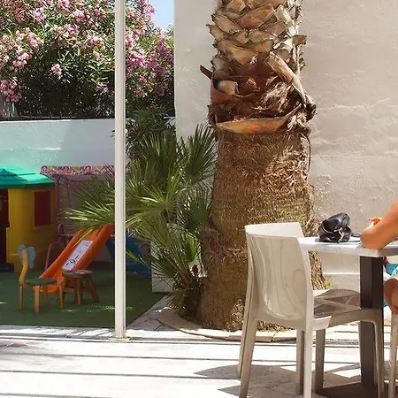 ホテル Cristall サン・ベネデット・デル・トロント